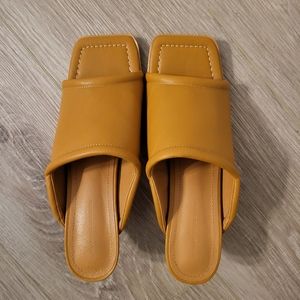 NWOT French Connection Open heel sandal Size 8